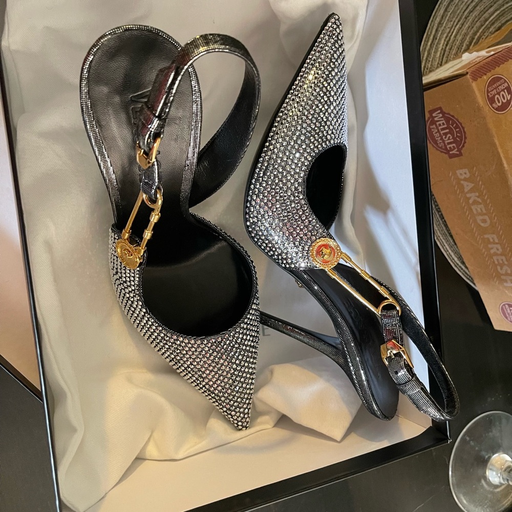 Versace shoe - Picture 3 of 6